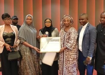 ARCOM Mérite Awards 2026 : Madame Kanté Doumbouya Kadjatou plaide pour un secteur minier inclusif et durable