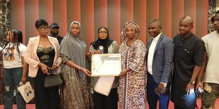ARCOM Mérite Awards 2026 : Madame Kanté Doumbouya Kadjatou plaide pour un secteur minier inclusif et durable